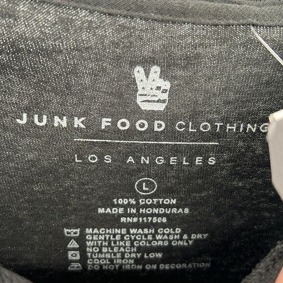 Junk Food Men's Mandalorian Long Sleeve Tee - Large - NWT - Picture 3 of 6